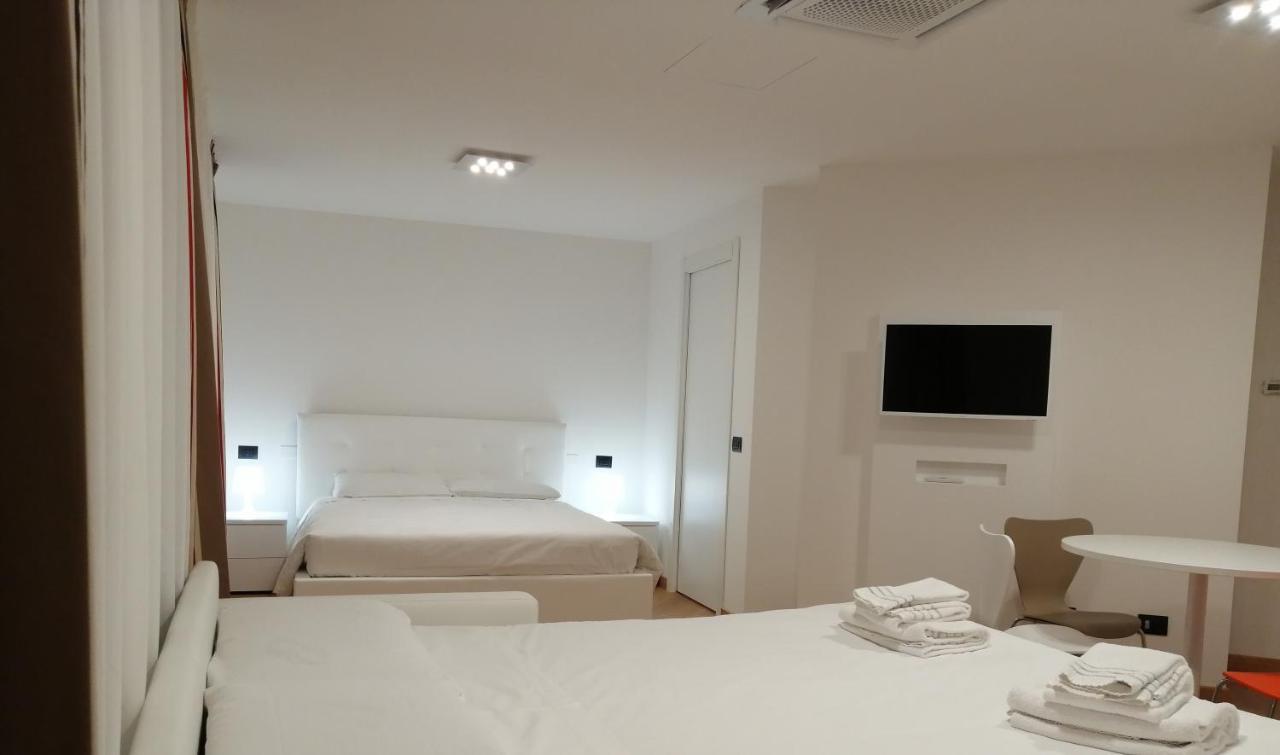 Apartahotel Bb Isola Milán